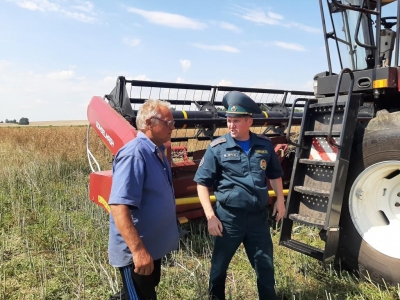 Славгородские спасатели проводят рейды по местам уборки урожая