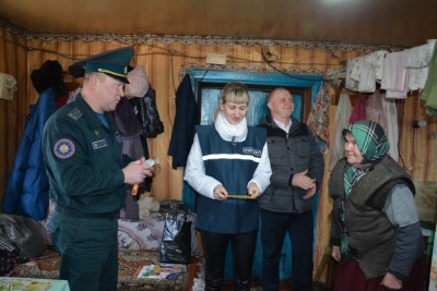 «Дом без пожара»: Спасатели Могилёвщины дарят безопасность и цветы к 8 Марта!