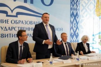 Вопросы образования и молодежной политики обсудили депутаты облсовета