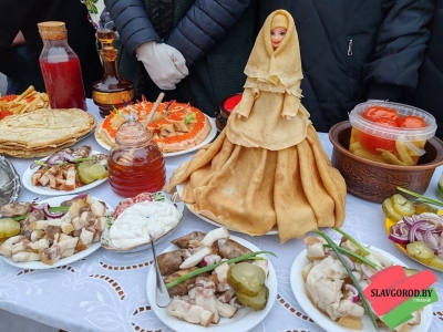Шумно, ярко и вкусно проходил обрядовый праздник «Масленичная ярмарка» в Славгороде