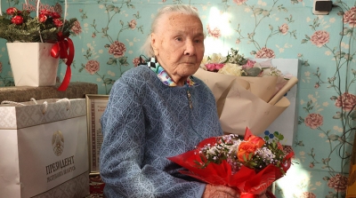 «За 100 лет все переделала!» классный руководитель президента беларуси принимает поздравления с юбилеем