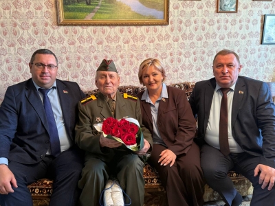 Со&nbsp;100-летием поздравили ветерана Великой Отечественной войны Григория Бердникова