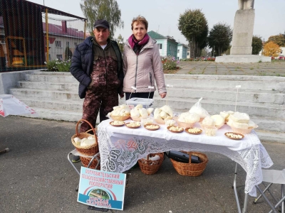 Состоялась продажа продукции ЛПХ потребительского кооператива «Горская сокровищница», в рамках праздничных мероприятий посвящённых Дню освобождения Краснопольщины от немецко-фашистских захватчиков и реализации региональной 