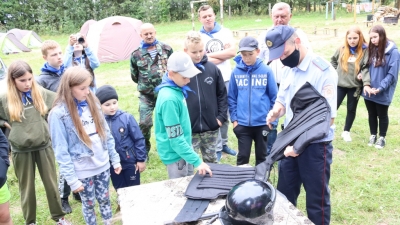Что объединило детей и десантников?
