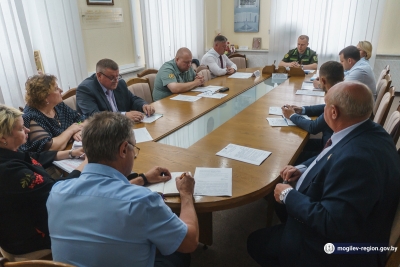 ВОПРОСЫ ВОВЛЕЧЕНИЯ НЕИСПОЛЬЗУЕМЫХ ЗЕМЕЛЬ В СЕЛЬСКОХОЗЯЙСТВЕННЫЙ ОБОРОТ И СОБЛЮДЕНИЕ АРЕНДАТОРАМИ ПРИРОДООХРАННОГО ЗАКОНОДАТЕЛЬСТВА ОБСУДИЛИ ДЕПУТАТЫ ОБЛСОВЕТА