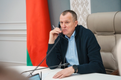 Закрытие магазинов, вопросы в сфере ЖКХ и другие: прямую телефонную линию провел Анатолий Исаченко