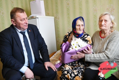 Жительница агрогородка Лопатичи Антонина Прокофьевна Мельникова встретила свой вековой юбилей. 15 января она отметила 100-летний день рождения.