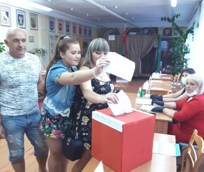 В районе продолжается досрочное голосование