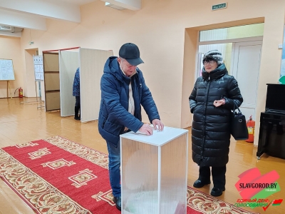 На Славгородском участке для голосования №1 жители закрепленных улиц активно участвуют в выборах