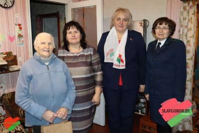 Посещение узниц фашистской неволи в Славгороде